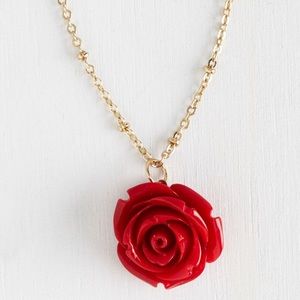 Retro Rosie Earrings and Necklace Set